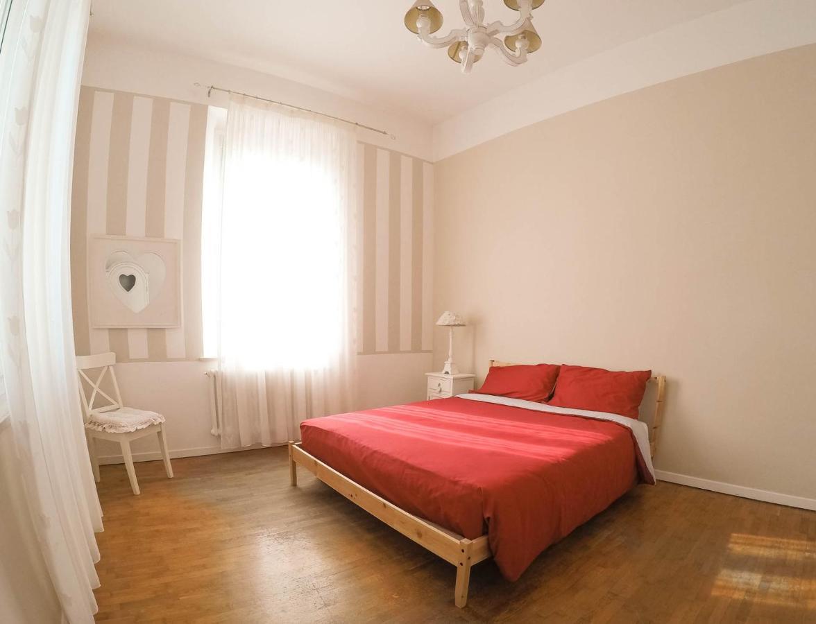 Il Bianconiglio R&B Bed and Breakfast Carraie Eksteriør billede