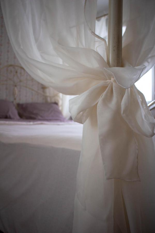 Il Bianconiglio R&B Bed and Breakfast Carraie Eksteriør billede